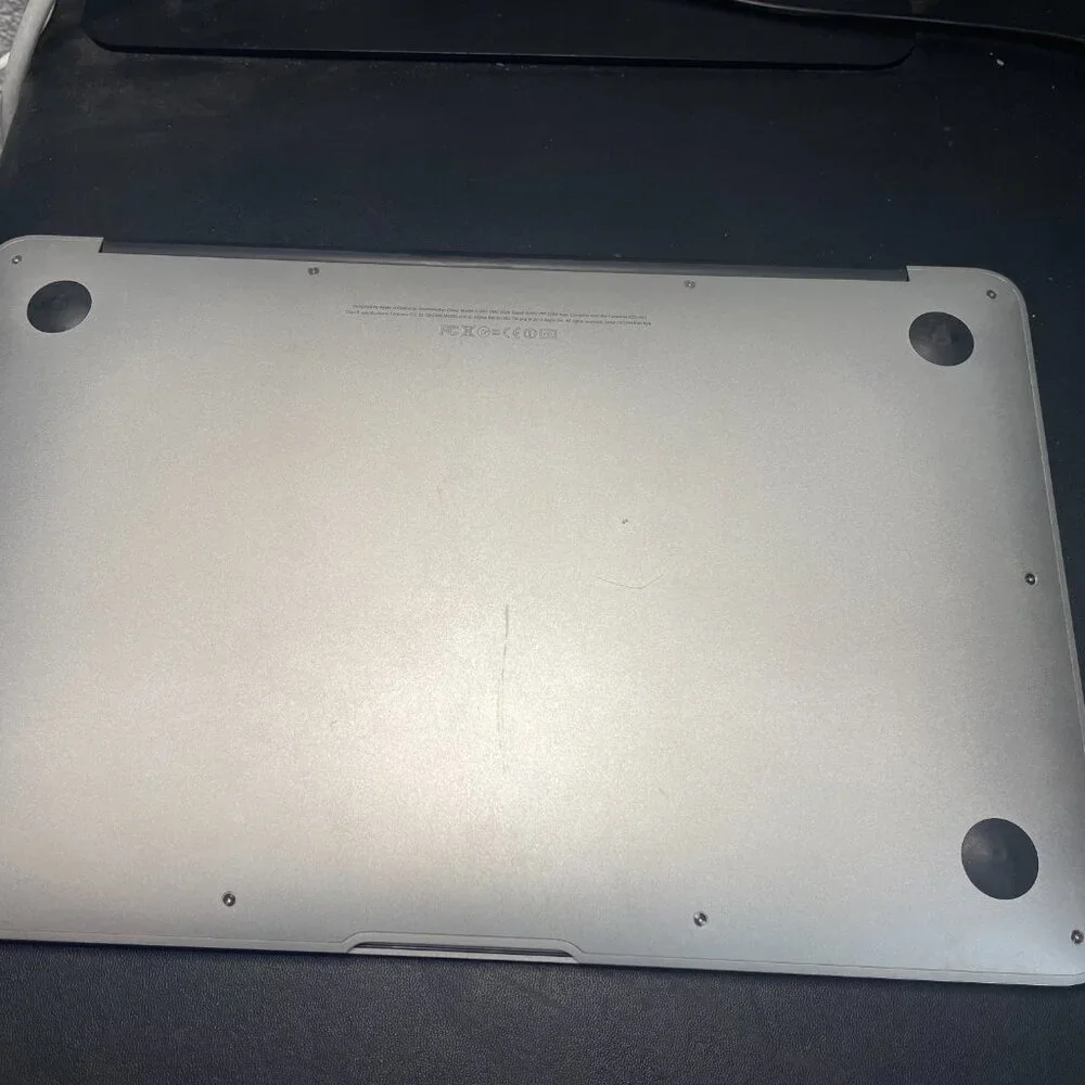 Apple MacBook Air MD223LL/A 2012 i5 1.70GHz 4GB RAM 64GB SSD 11 inch - Catalina